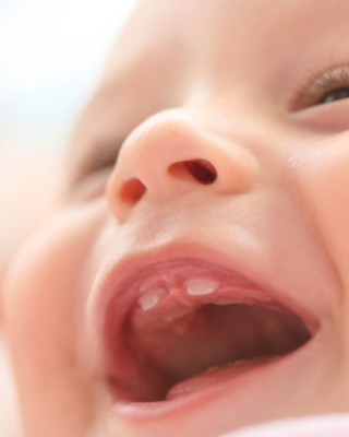 doorkomende tandjes baby