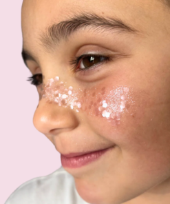 Little-Stardust-bioglitters-Space-fairy-pink on girls face