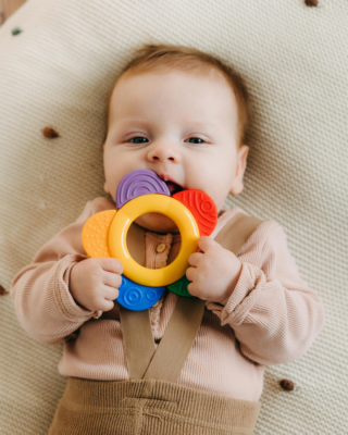 Wanneer krijgt een baby tandjes